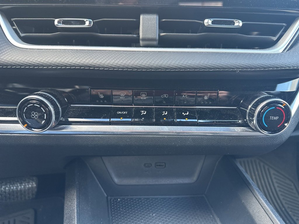 Used 2025 Chevrolet Equinox LT image 18