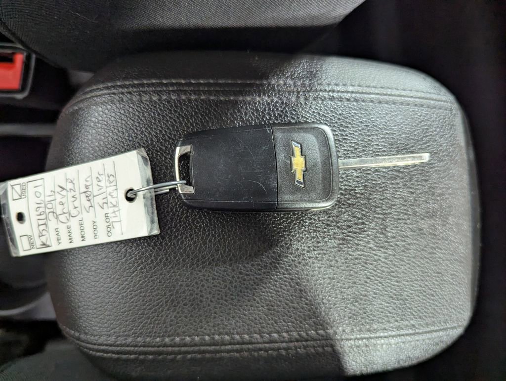 Used 2016 Chevrolet Cruze LT FWD image 22