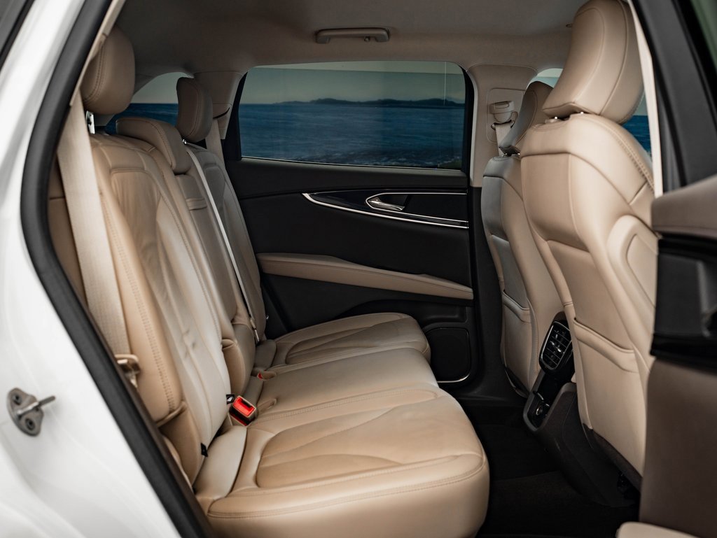 Used 2021 Lincoln Nautilus FWD w/ Equipment Group 101A image 41