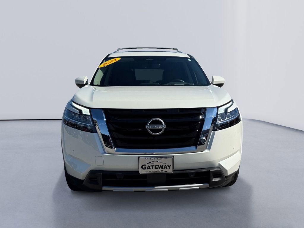 Used 2024 Nissan Pathfinder Platinum image 8