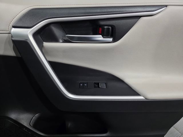 Used 2022 Toyota RAV4 Limited AWD/4WD image 12