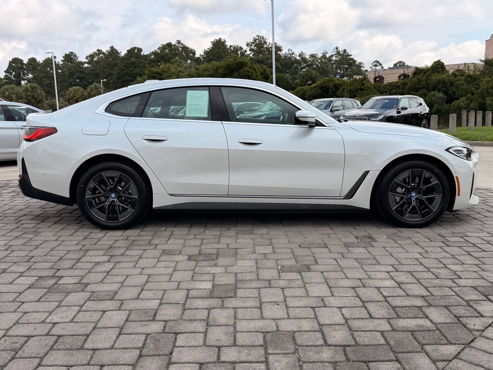 Used 2023 BMW i4 eDrive35 RWD image 8
