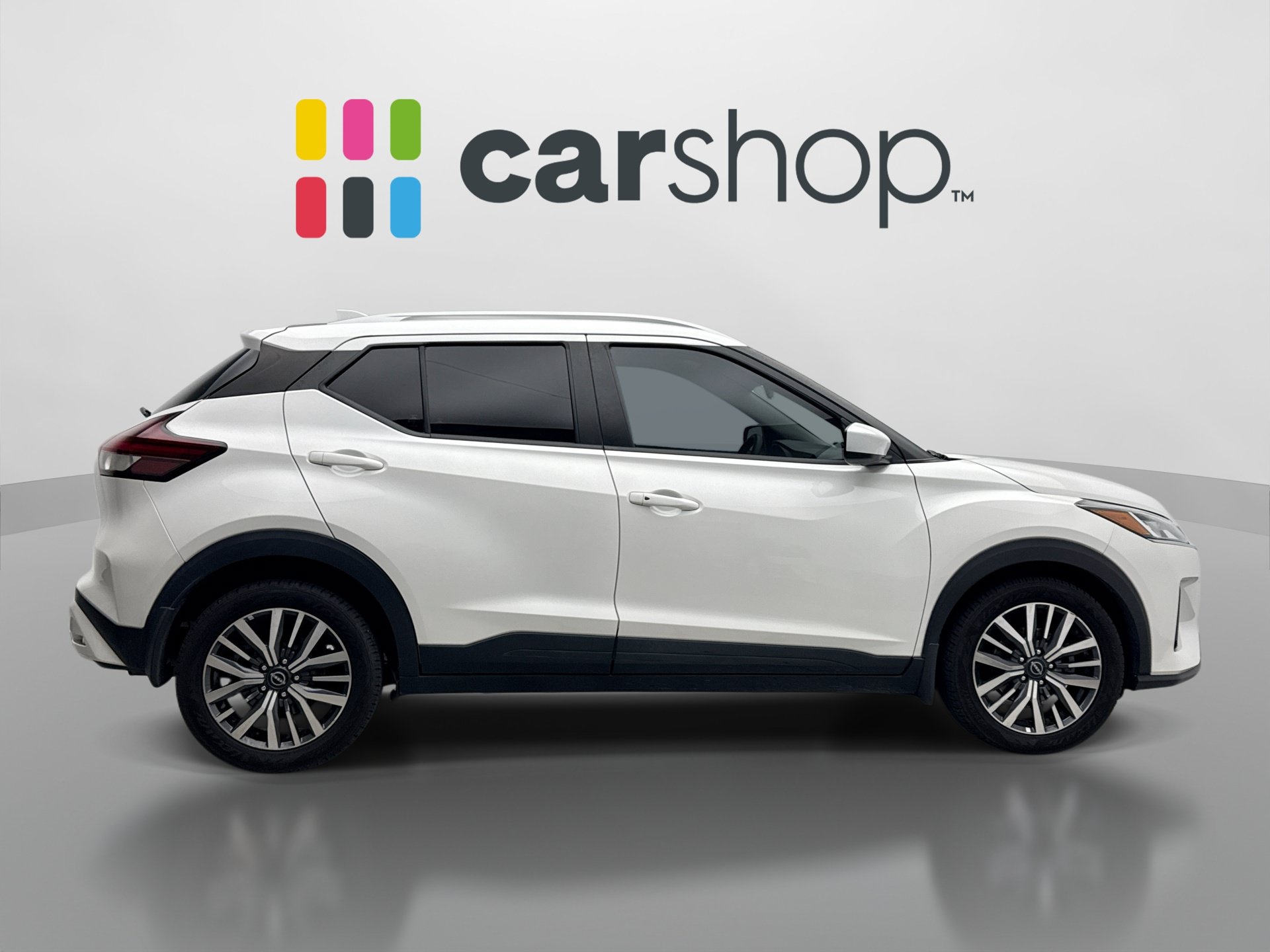 Used 2023 Nissan Kicks SV FWD image 6