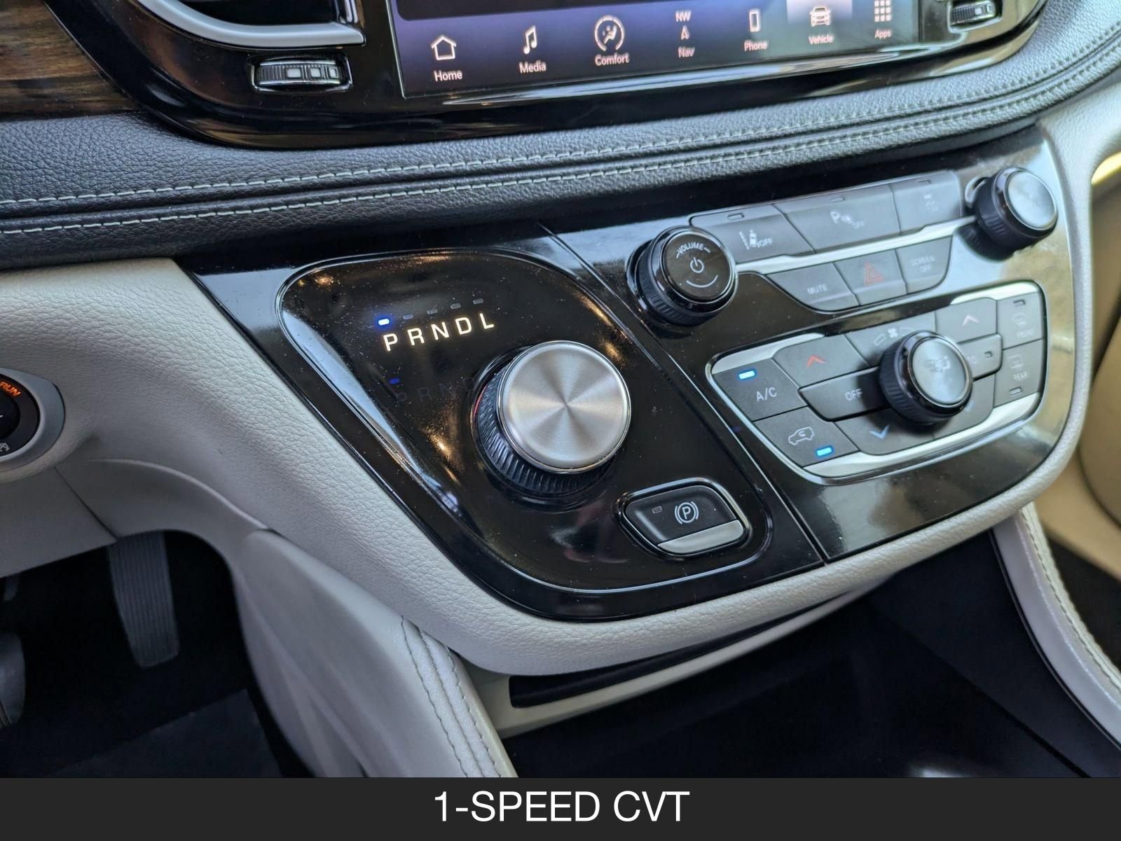 Used 2023 Chrysler Pacifica Limited image 16