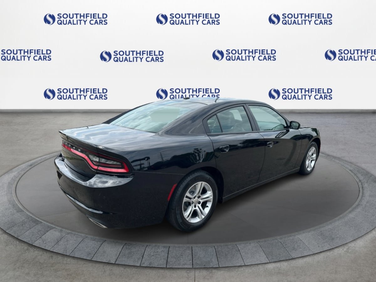 Used 2020 Dodge Charger SXT w/ Leather Interior Group RWD image 7