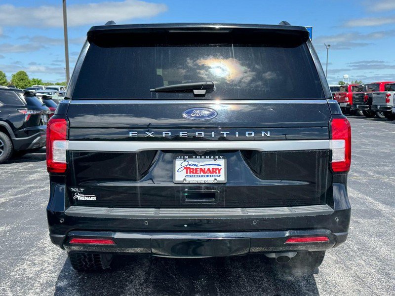 Used 2023 Ford Expedition XLT AWD/4WD image 4
