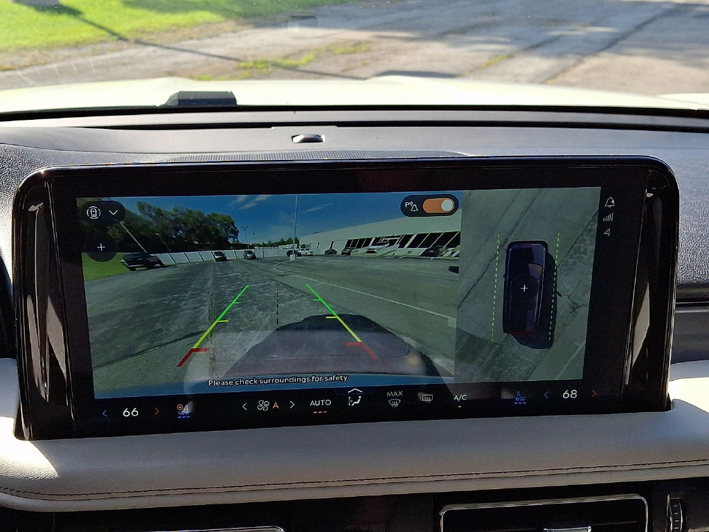 Used 2025 Lincoln Aviator AWD image 22