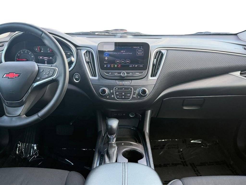 Used 2023 Chevrolet Malibu LT w/ Redline Edition image 11