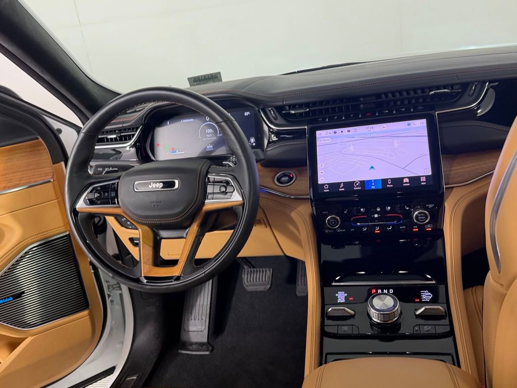 Certified 2025 Jeep Grand Cherokee L Summit AWD/4WD image 14