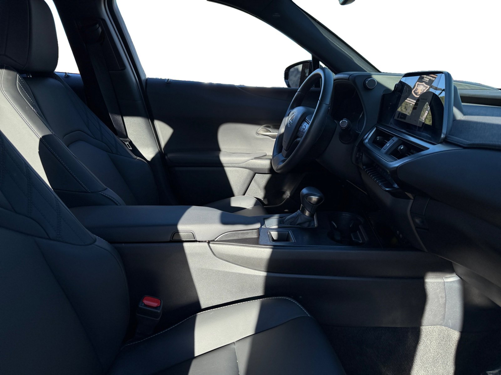 Used 2024 Lexus UX 250h FWD image 14