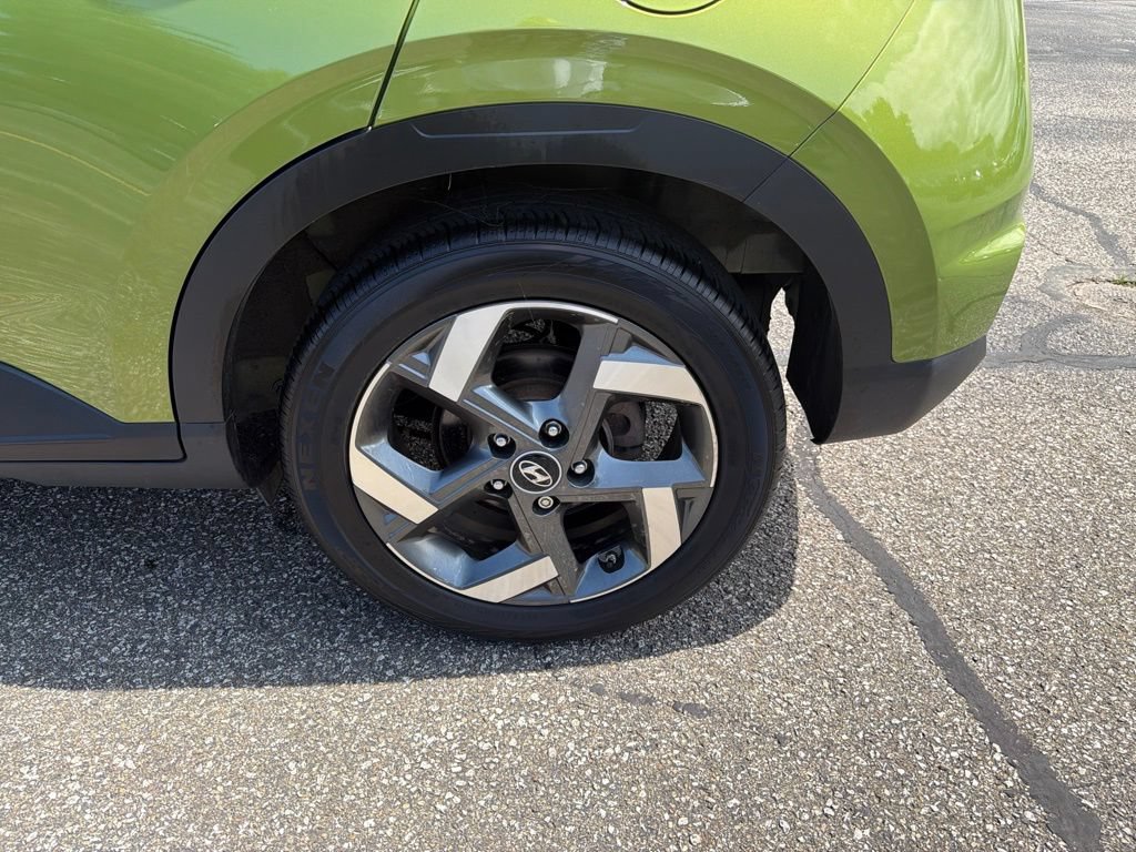 Certified 2024 Hyundai Venue SEL FWD image 12