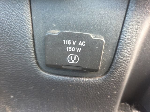 Used 2014 Jeep Wrangler Unlimited Rubicon w/ Connectivity Group AWD/4WD image 25