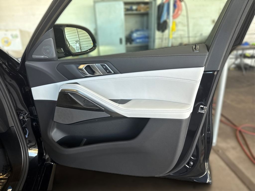 New 2026 BMW X6 M60i w/ Climate Comfort Package image 27