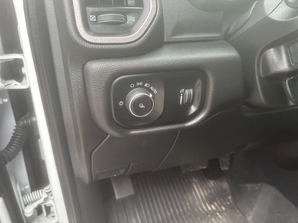 Used 2024 RAM 2500 Tradesman w/ Chrome Appearance Group image 19