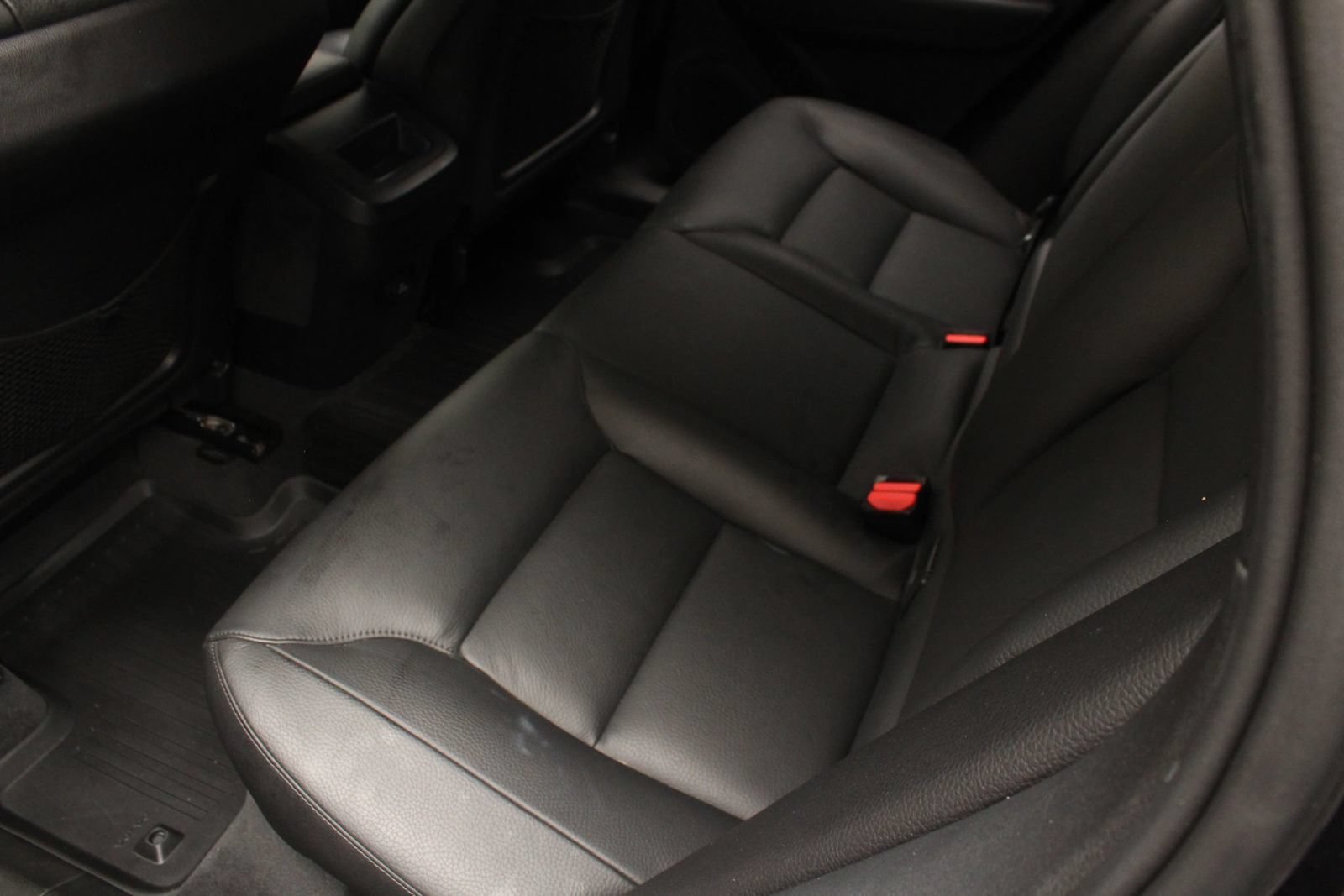 Used 2018 Volvo XC60 T6 Momentum w/ Convenience Package AWD/4WD image 19
