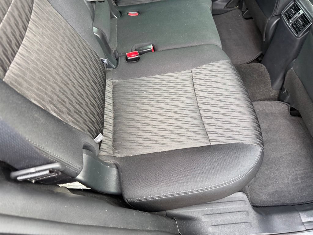 Used 2018 Nissan Rogue S FWD image 19