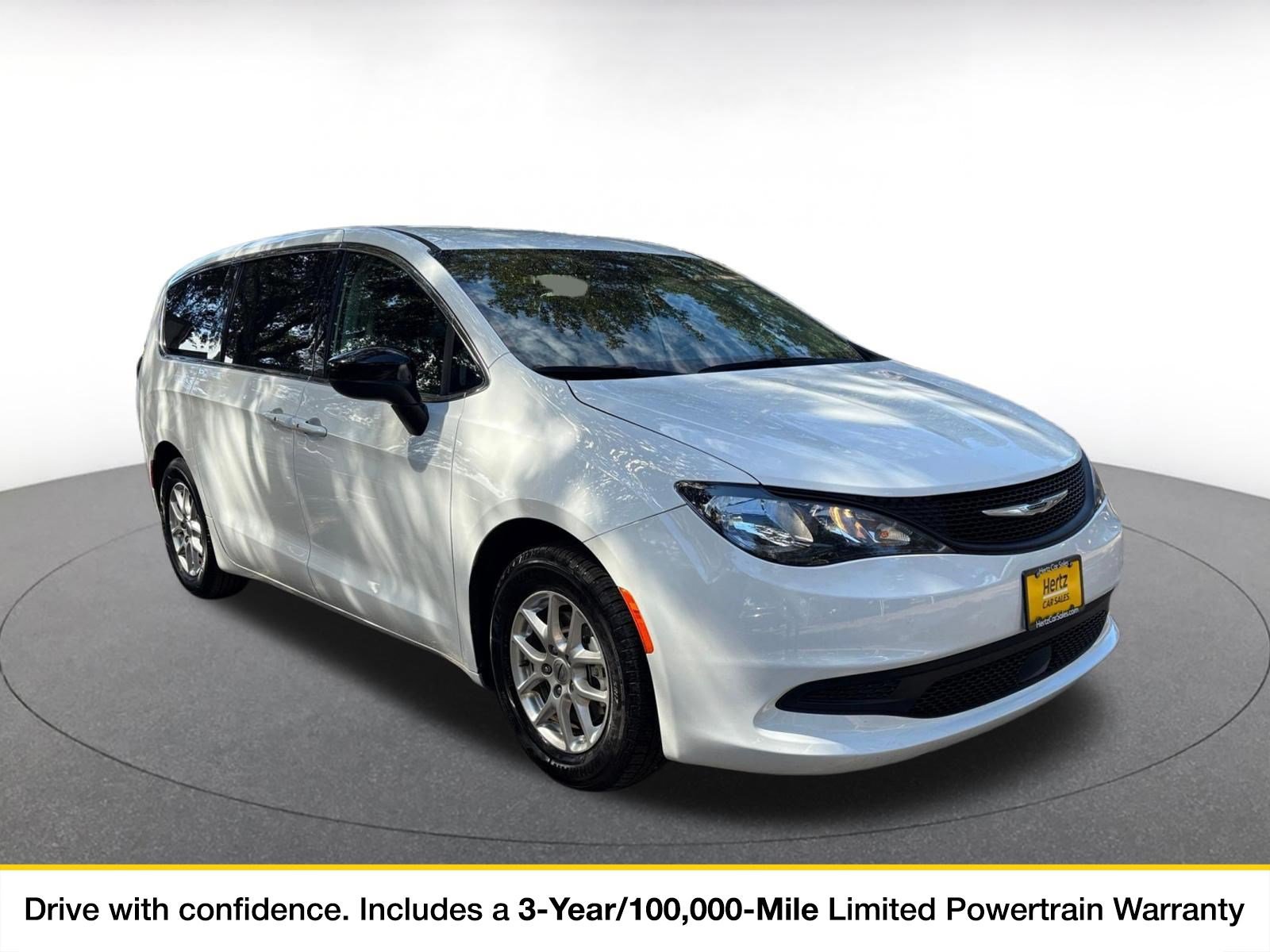 Used 2024 Chrysler Voyager LX FWD image 1