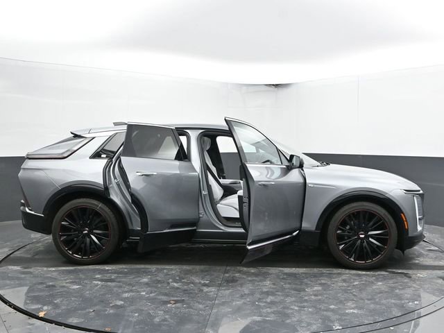 New 2025 Cadillac Lyriq Luxury image 54