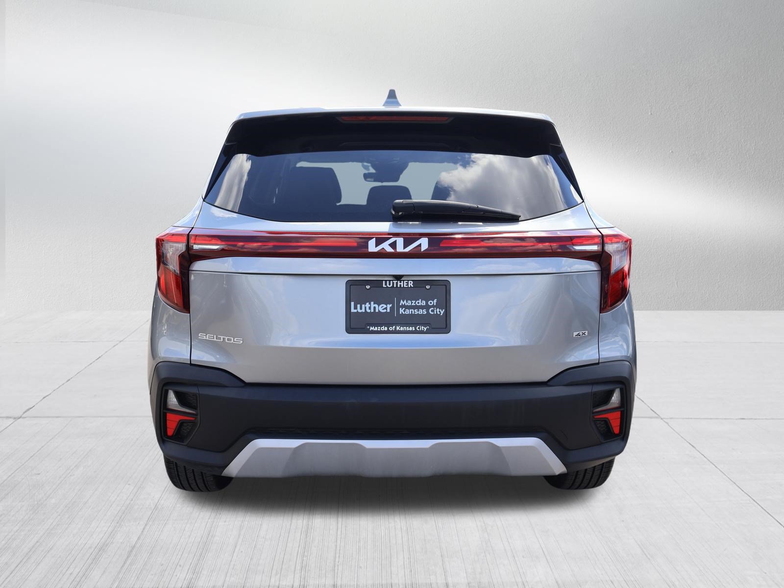 Used 2024 Kia Seltos LX AWD/4WD image 6
