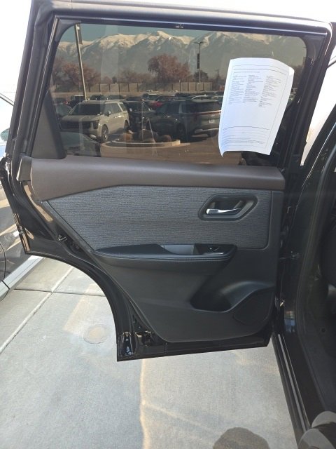 Used 2022 Nissan Rogue SV image 22