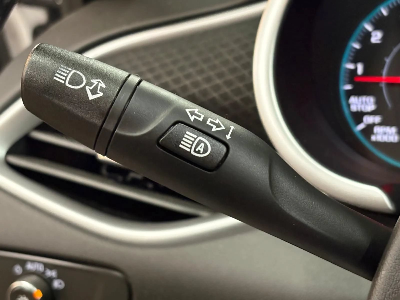 Used 2023 Chevrolet Malibu RS FWD image 32