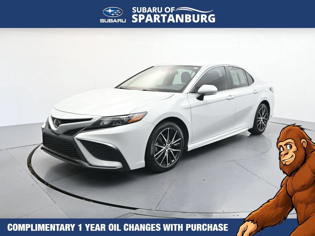 Used 2023 Toyota Camry SE FWD video 3