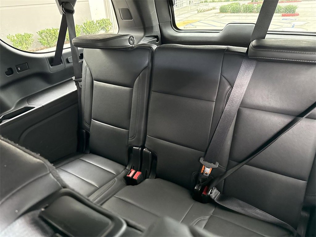 Used 2024 Chevrolet Suburban LT image 34