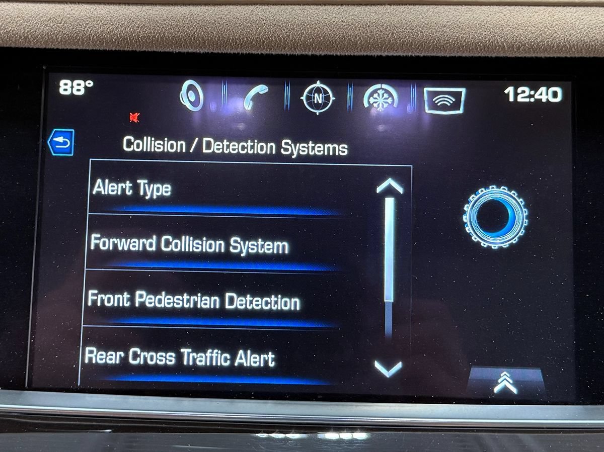 Used 2018 Cadillac XT5 Platinum w/ Driver Assist Package AWD/4WD image 25