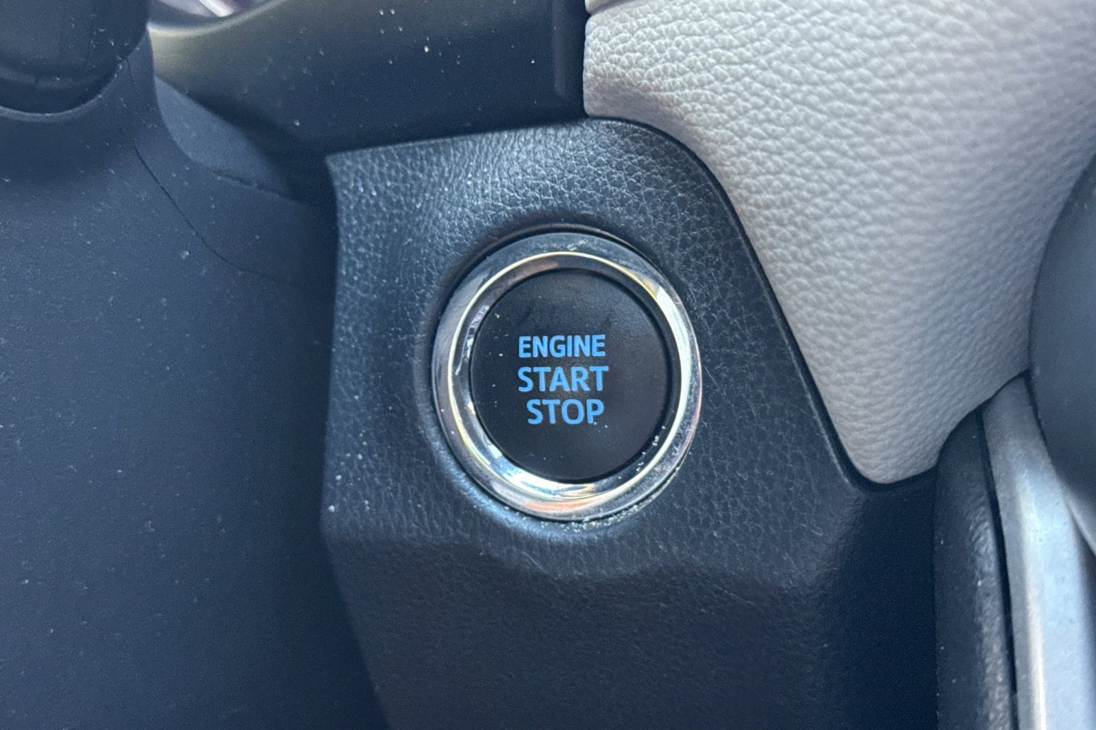 Used 2019 Toyota RAV4 XLE w/ All Weather Liner Package AWD/4WD image 17