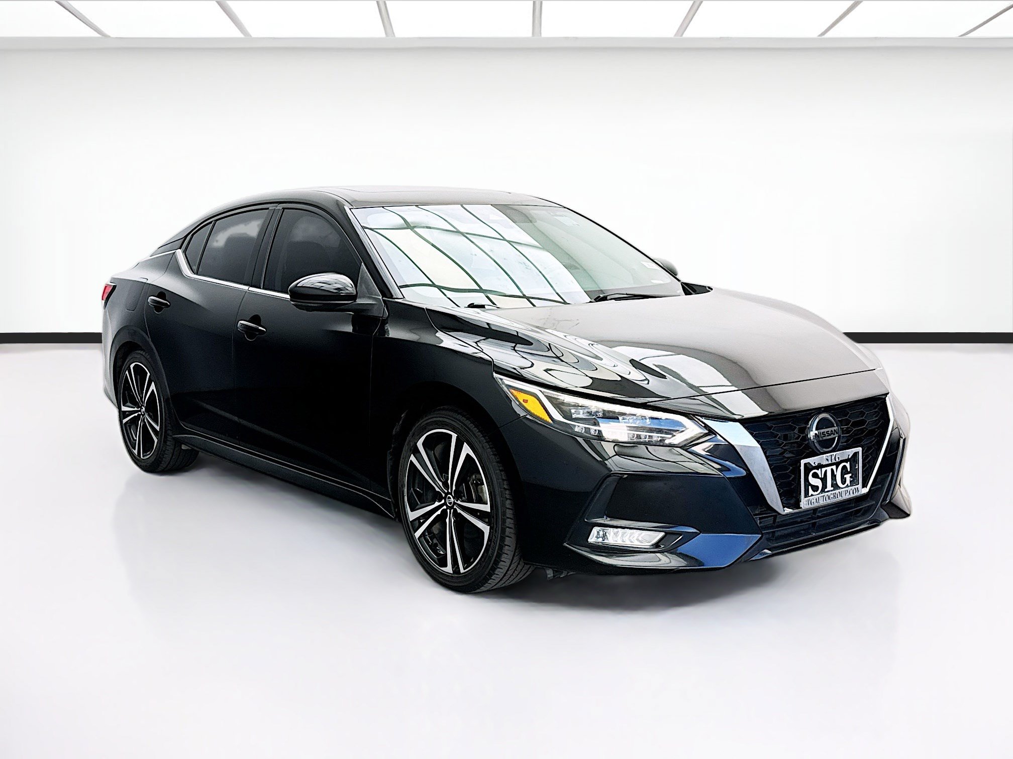 Used 2021 Nissan Sentra SR w/ SR Premium Package FWD image 3