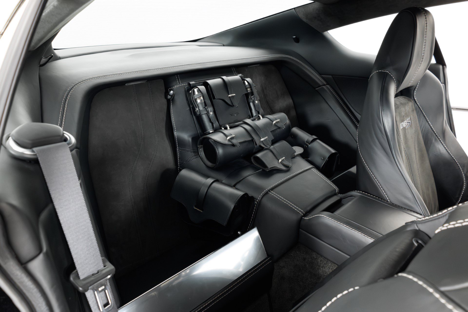Used 2009 Aston Martin DBS Coupe RWD image 39