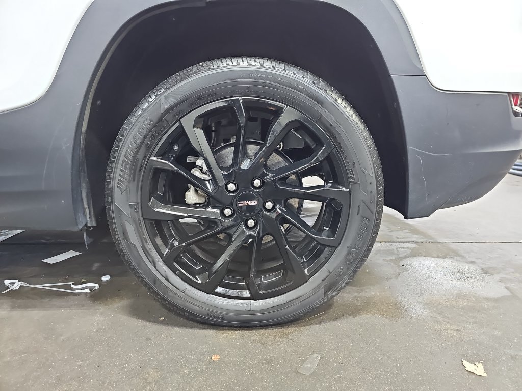 Certified 2024 GMC Terrain SLT w/ Elevation Edition AWD/4WD image 39
