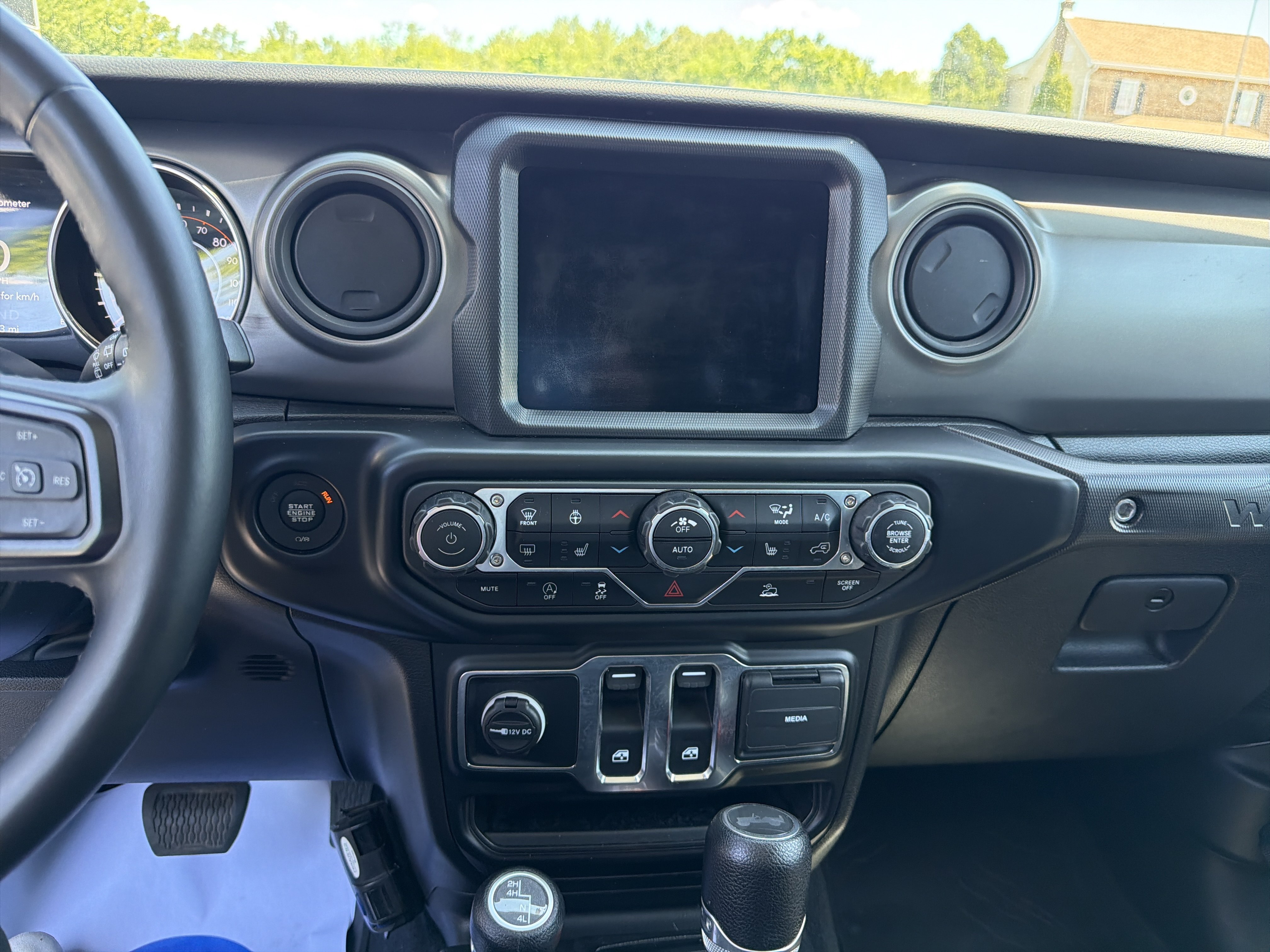 Used 2022 Jeep Wrangler Sport AWD/4WD image 15