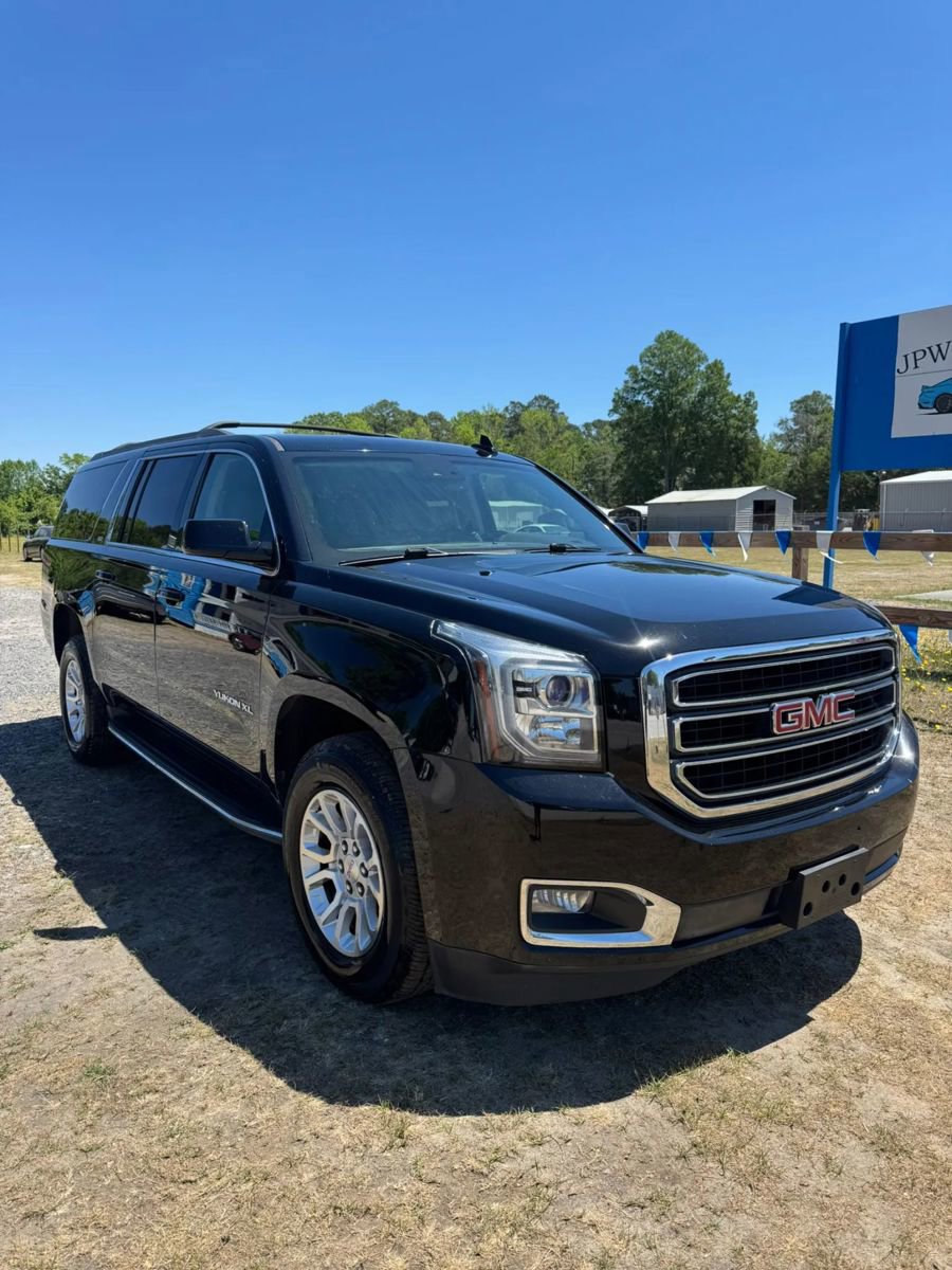 Used 2017 GMC Yukon XL SLT w/ Open Road Package AWD/4WD image 2