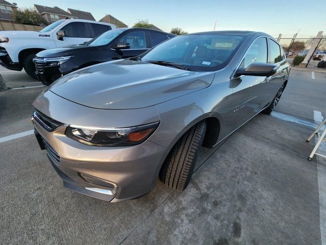 Used 2017 Chevrolet Malibu LT w/ Leather Package image 3