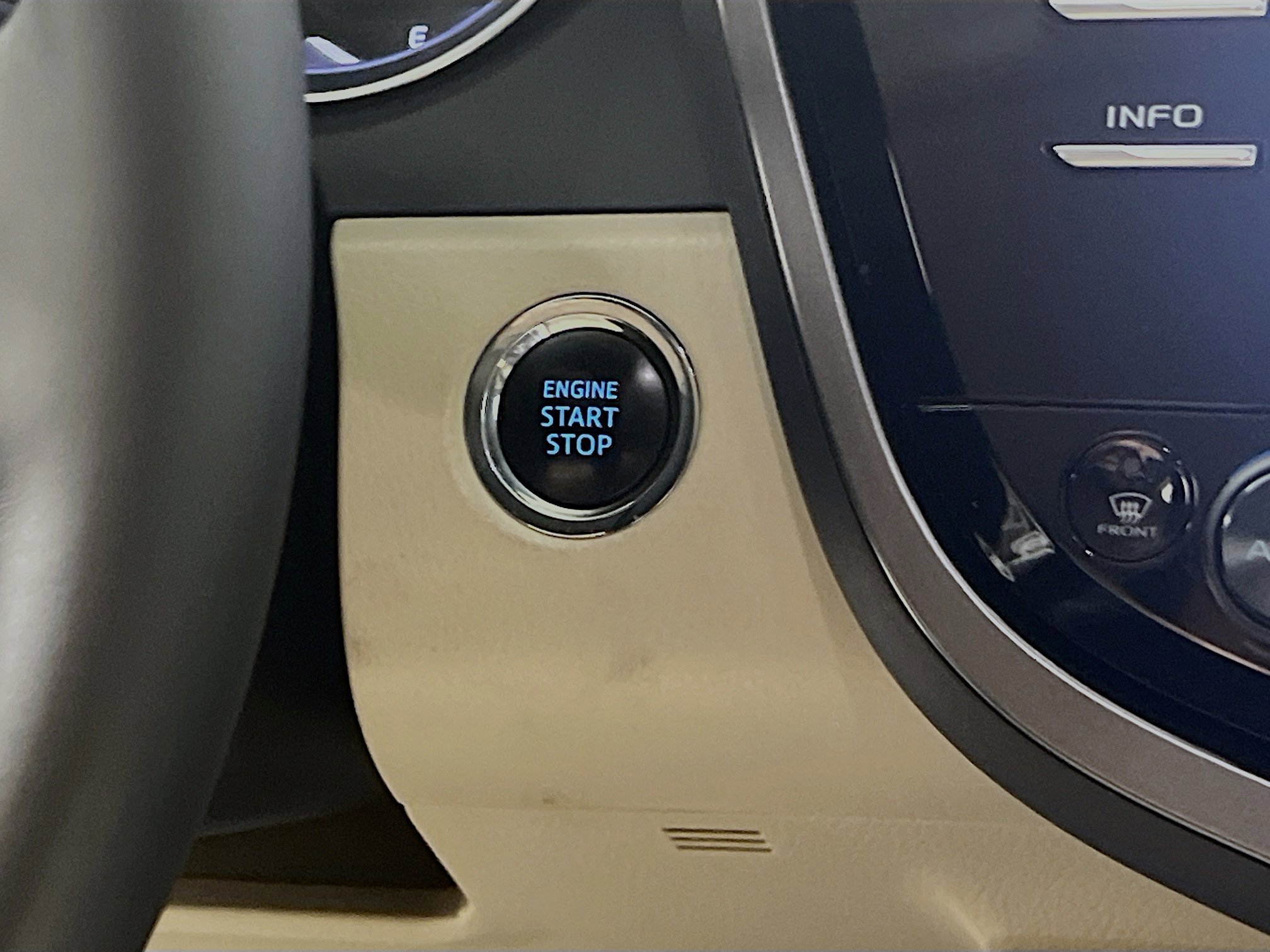 Used 2018 Toyota Camry XLE FWD image 23