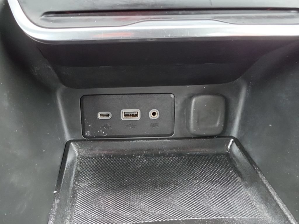 Used 2018 GMC Terrain SLE w/ Driver Convenience Package FWD image 17