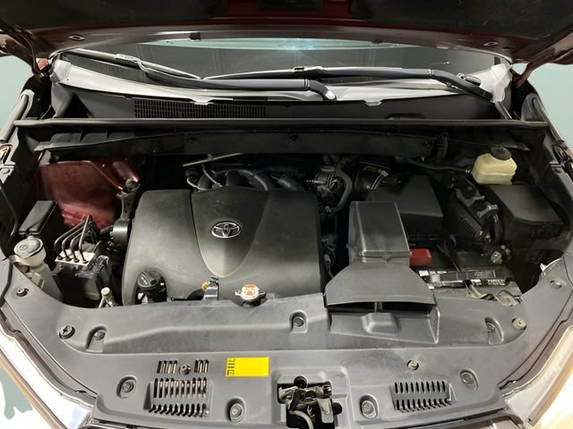 Used 2018 Toyota Highlander XLE AWD/4WD image 31