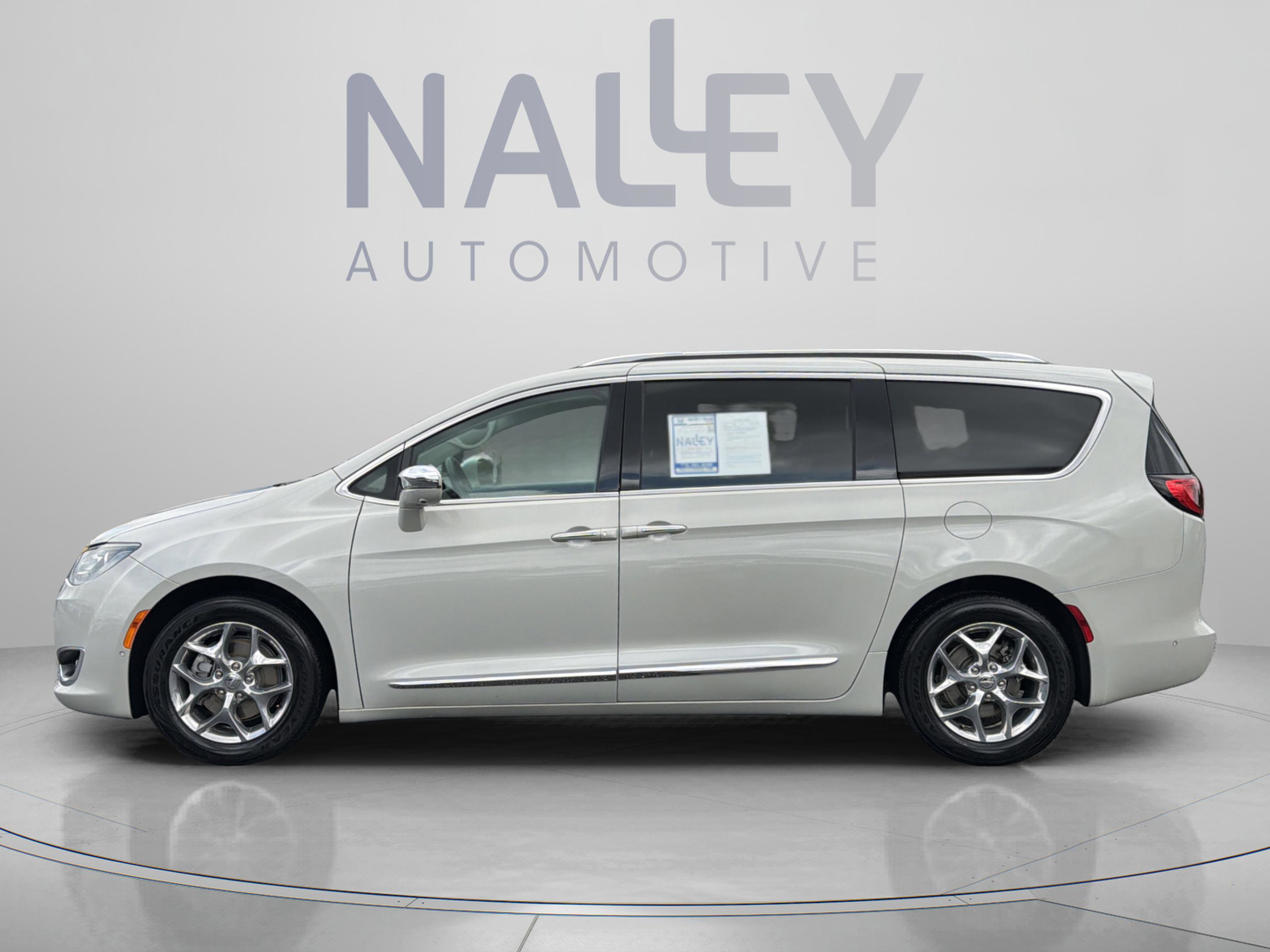 Used 2019 Chrysler Pacifica Limited FWD image 2