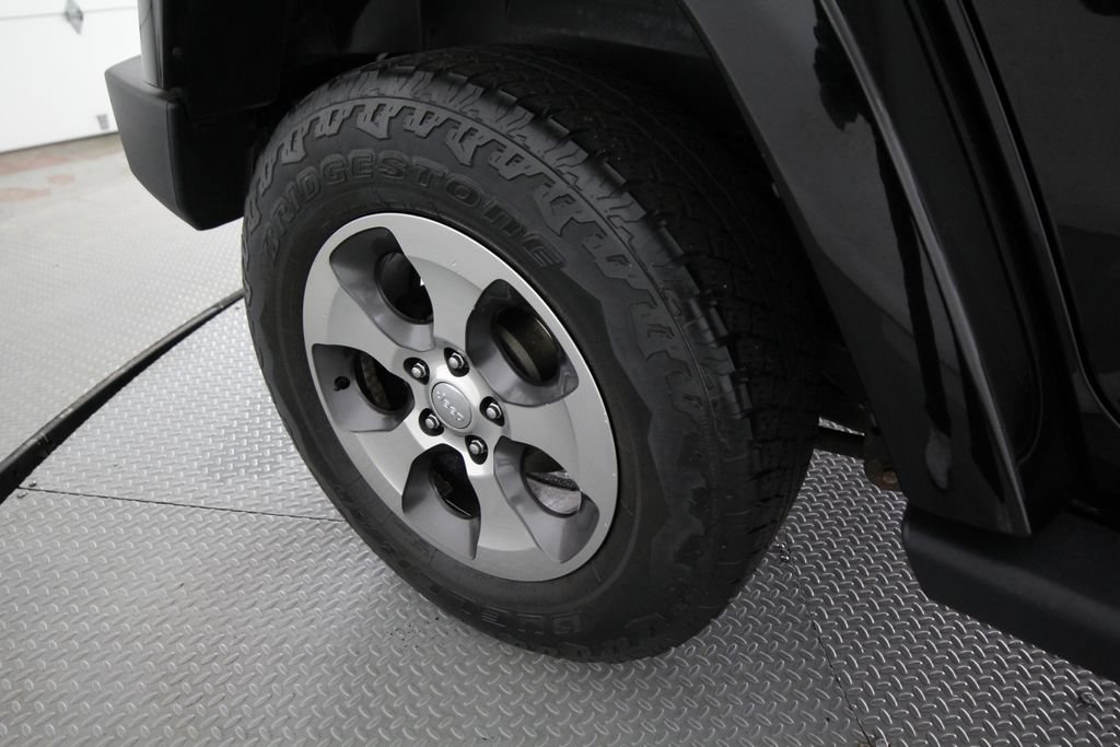 Used 2018 Jeep Wrangler Unlimited Sahara AWD/4WD image 59