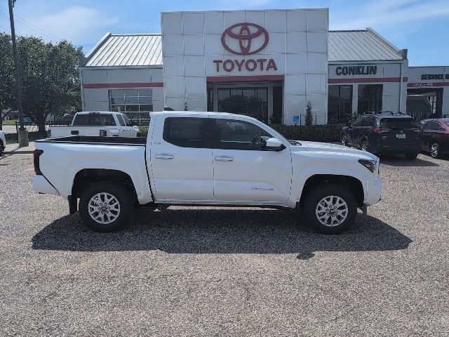 New 2026 Toyota Tacoma SR5 RWD image 17