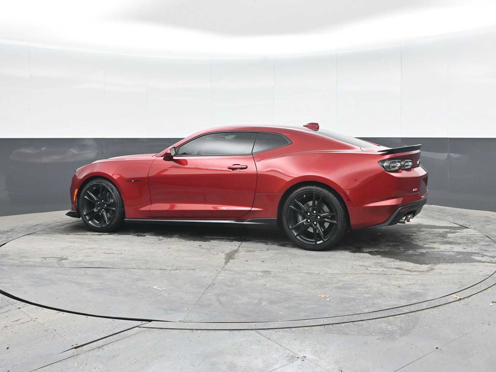 Used 2022 Chevrolet Camaro SS RWD image 3