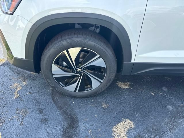 New 2026 Volkswagen Taos SE AWD/4WD image 4