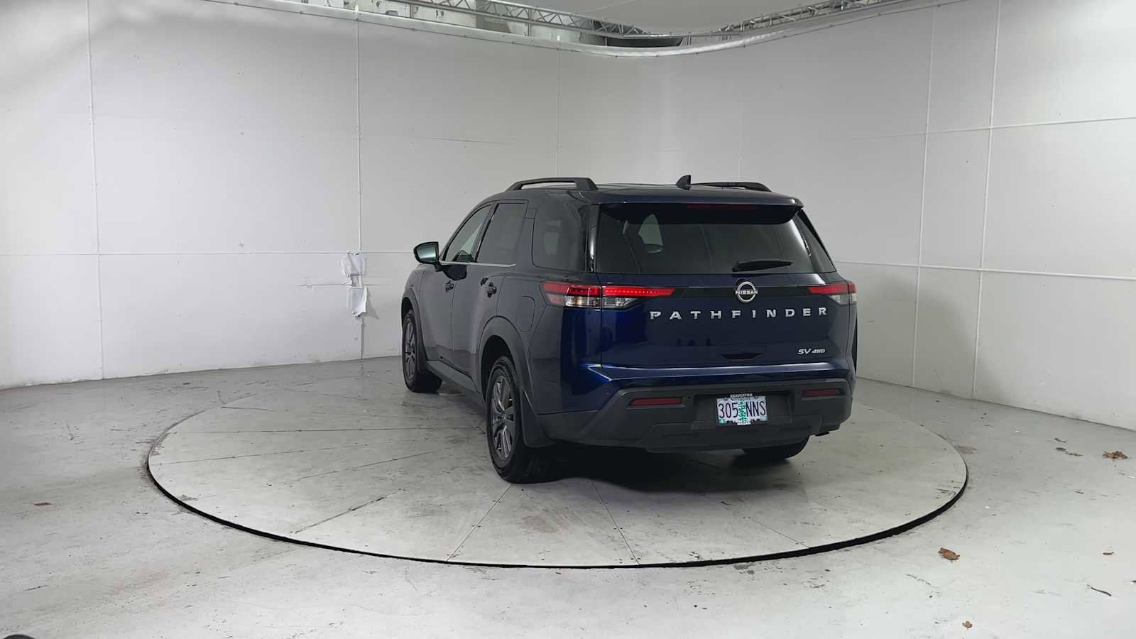 Used 2022 Nissan Pathfinder SV image 3