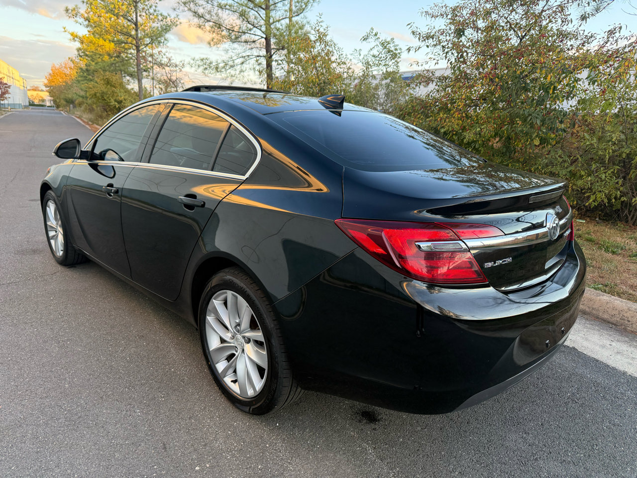 Used 2015 Buick Regal image 3