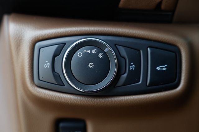 Used 2016 Lincoln MKX Reserve w/ Technology Package FWD image 45