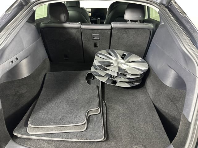 Used 2020 Tesla Model Y Long Range image 23