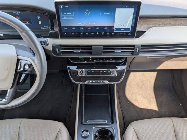 Used 2023 Lincoln Corsair Reserve w/ Equipment Group 201A image 7