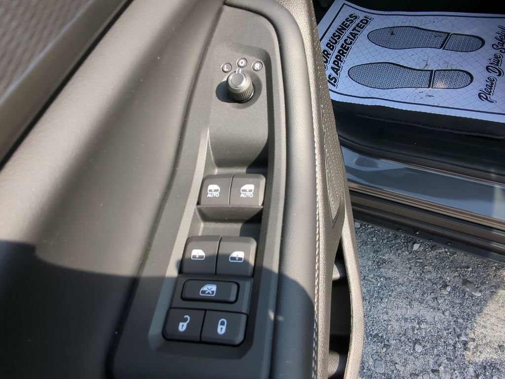 New 2025 Jeep Grand Cherokee L Laredo w/ Luxury Tech Group I image 14