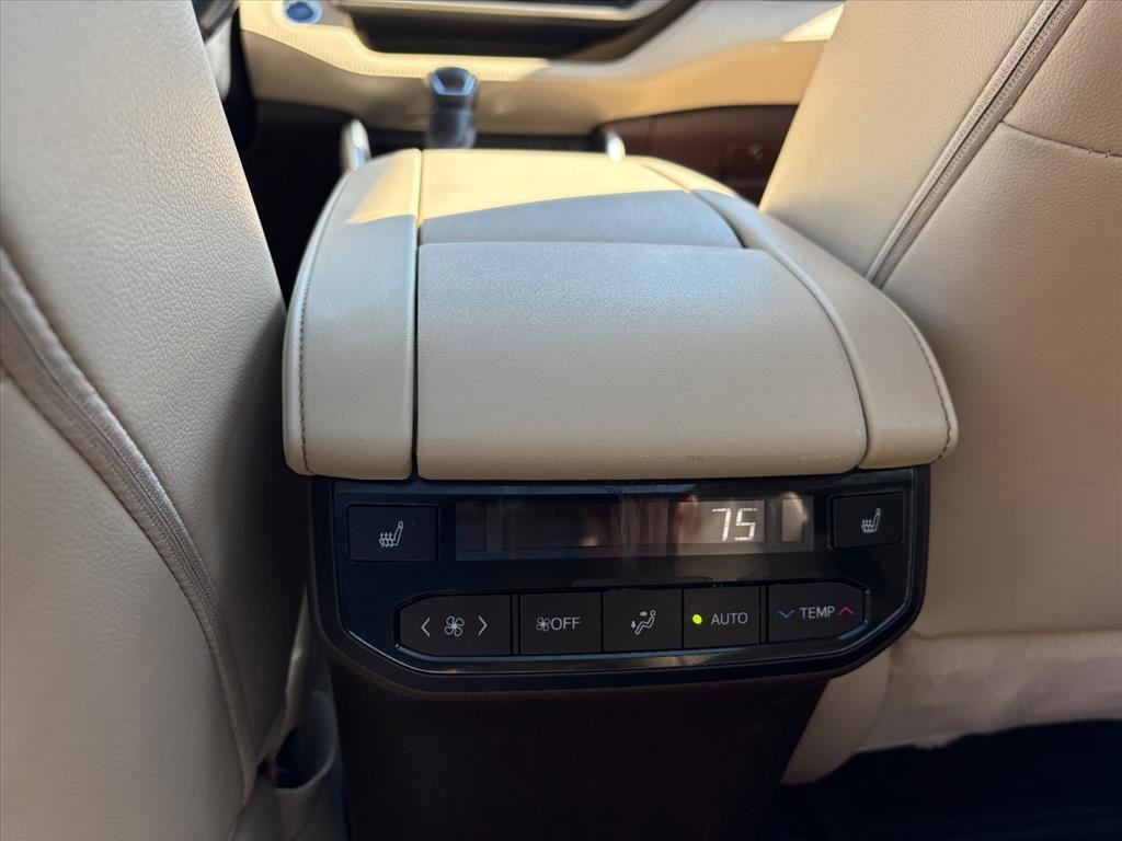Used 2020 Toyota Highlander Platinum AWD/4WD image 20